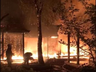 Пожарные были бессильны: в сети появилось видео пылающего дома Гонтаревой