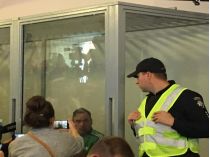 Суд арестовал захватчика Моста метро в Киеве и направил на принудительное лечение от наркозависимости