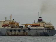 В Тихом океане горело российское судно с сотнями людей на борту: видео происшествия попало в сеть