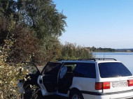 Под Киевом мужчина утонул в своей машине: детали и фото с места трагедии