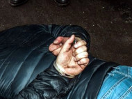 В Николаеве буйный хулиган умер в наручниках возле отделения полиции