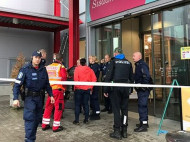В Финляндии парень с мечом напал на студентов: есть погибшие и раненые 