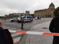 Неизвестный устроил резню в центре Парижа: убиты четверо полицейских