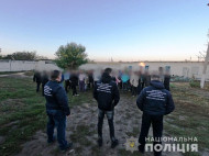 Избивали и морили голодом: под Одессой из трудового рабства освободили 30 человек (фото)