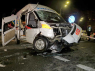 "Скорая" попала в жуткую автокатастрофу в Киеве: есть погибшие и раненые (фото)