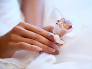 «Помятые простыни»: девушку высмеяли за попытку продать свадебное платье в стиле «Трупа невесты» за 380 долларов (фото)