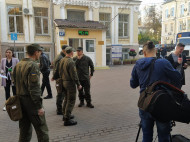 В Киеве заминировали суд перед заседанием по делу "ПриватБанка" (фото)