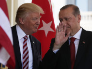 Трамп договорился с "чертовски хорошим лидером" Эрдоганом о прекращении огня в Сирии и отзывает санкции против Турции