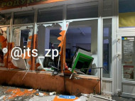 В Запорожье посреди ночи взорвали банкомат: в сети показали фото с места происшествия