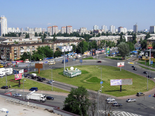 В Киеве на выходные перекроют Дарницкую площадь 