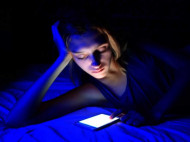 Голубой свет смерти: ученые выяснили, как смартфоны убивают своих хозяев