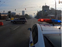 В Киеве восстановили движение транспорта на проспекте Победы 