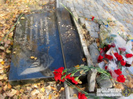 На Луганщине вандалы осквернили памятник погибшим бойцам батальона «Айдар» (фото)