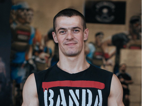 27-летний гимнаст Виктор Набок 