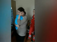 Похищение ребенка под Киевом: появилось видео с похитительницей и уже найденным малышом