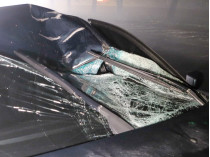 Разбитое лобовое стекло авто