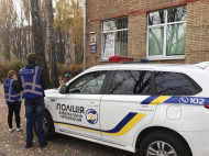 Девочка выпрыгнула из окна из-за развода родителей: озвучена версия ЧП в киевской школе
