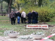 Возле горсовета в Николаеве зарезали мужчину: первые детали и фото с места убийства (фото, видео)