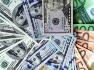 Доллар и евро подешевели: сколько стоит валюта в банках и на черном рынке