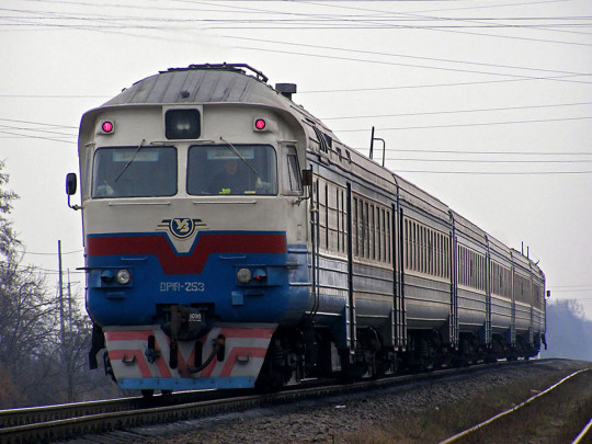 Поезд Житомир&nbsp;— Коростень загорелся во время движения: в сеть выложили впечатляющее видео