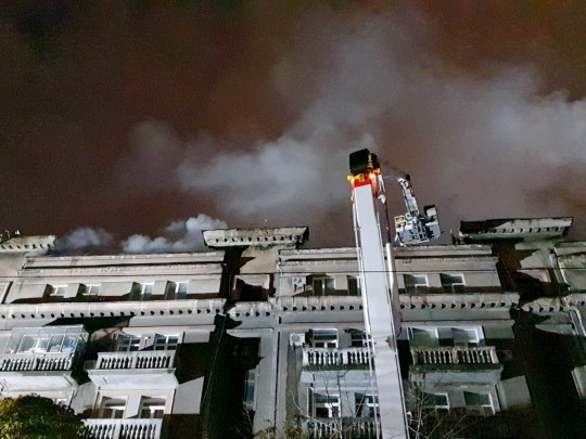 Масштабный пожар в многоэтажке в центре Киева: новые подробности и эксклюзивные фото