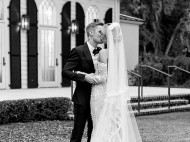 Джастин Бибер и его жена Хейли Болдуин показали свои свадебные фото 