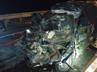 Тела водителя и пассажира пришлось вырезать из авто: под Черкассами произошло смертельное ДТП