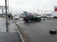 На Окружной в Киеве авто вылетело на встречку: видео с места смертельного ДТП
