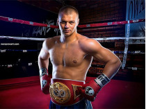 Один из лучших боксеров-супертяжеловесов Украины переквалифицировался в дальнобойщики (фото)