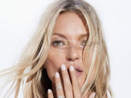 Голая муза: Марио Тестино раздел Кейт Мосс для знаменитой Towel series (фото)