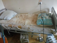 Можно заболеть еще больше: сеть шокировали фото палат в украинской больнице