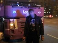 Как заколдованная: в Киеве полиция трижды останавливала фуру с пьяным водителем (фото) 