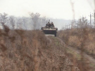 Отходят на километр, забирая оружие: как проходит отвод войск на Донбассе (фото)