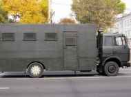 На Донбассе из-под носа у конвоиров сбежал арестант (фото)