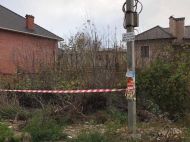 Украшения не тронули: в Одессе на пустыре нашли тело молодой женщины (видео)