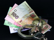 10 лет тюрьмы с конфискацией: на Львовщине строго наказали банкиршу, укравшую у клиентов 5,4 миллиона гривен