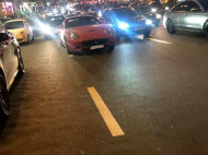 В центре Киева заглохла Ferrari: сеть взорвалась шутками