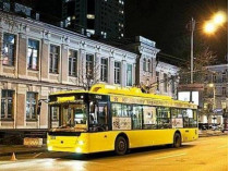 В Киеве трамваи и троллейбусы снова изменят график движения из-за ремонта 