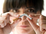 Женщинам сложнее бросить курить, чем мужчинам: как избавиться от вредной привычки
