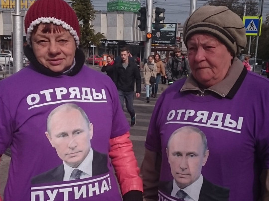 «Слабонервным» не смотреть»: тоскующие «путинские бабушки» порвали сеть (видео) 