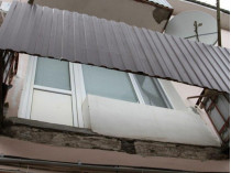 В Коблево обвалился балкон с людьми: детали смертельного происшествия
