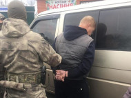 Пытался освободить преступника: под Киевом вооруженный пенсионер МВД напал на полицейских