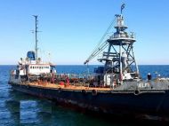 Под Одессой терпит бедствие танкер с 15 членами экипажа на борту