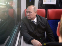 Фото одинокого Путина в электричке вызвало насмешки в сети
