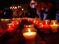 В Украине началась акция в память о жертвах Голодоморов (видео)