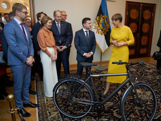 Зеленский и велосипед в Эстонии
