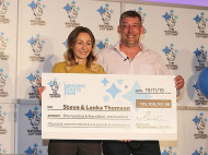 «Купим розовый iPhone»: британский строитель и его жена из Словакии выиграли в лотерею 132 миллиона долларов (фото)