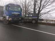Неудачный обгон: полицейские попали в жесткую аварию под Ивано-Франковском (фото)