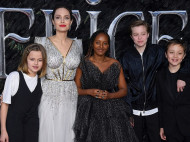 Очередь Лондона: Анджелина Джоли в сказочном платье и с детьми на премьере «Малефисенты 2» (фото)