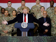 Страсть к переговорам с "плохими парнями": Трамп неожиданно прибыл в Афганистан "поговорить" с талибами